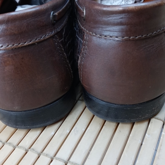 Johnston & Murphy men\'s brown leather Alligator print loafer. Sz 8.5M. 4… main image 8